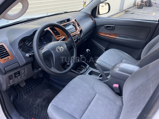 Toyota Hilux 2014, 175,000 km - 2.5 l - Bakı
