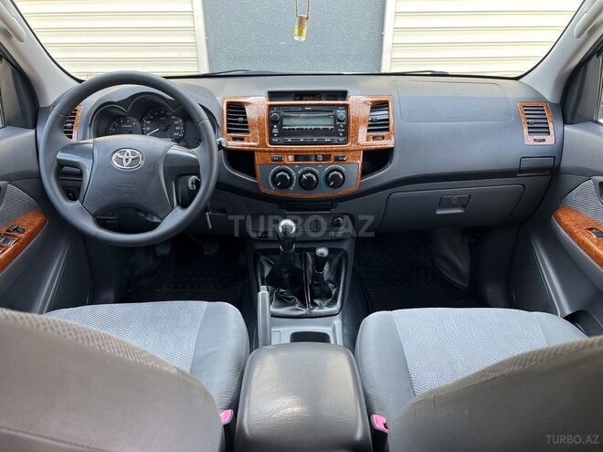 Toyota Hilux 2014, 175,000 km - 2.5 l - Bakı