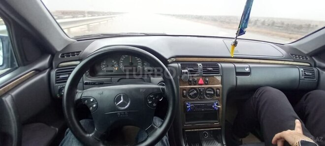Mercedes E 270 2000, 252,000 km - 2.7 l - Cəlilabad