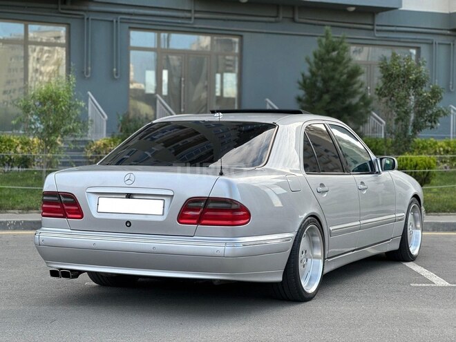 Mercedes E 320 2000, 128,000 km - 3.2 l - Bakı