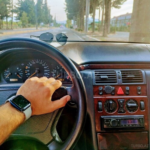 Mercedes E 230 1996, 543,000 km - 2.3 l - Masallı