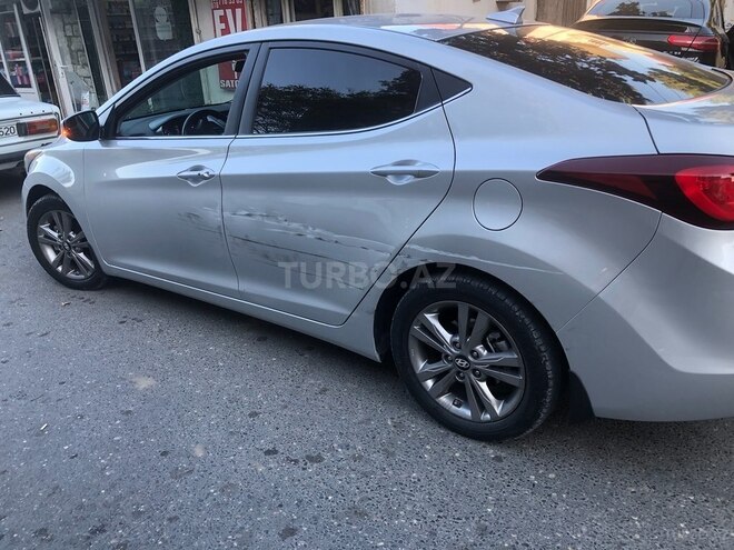 Hyundai Elantra 2015, 273,588 km - 1.8 l - Bakı