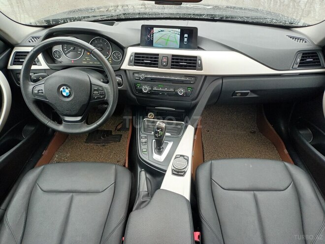 BMW 320-3