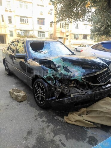 Mercedes C 180 1995, 614,000 km - 1.8 l - Bakı