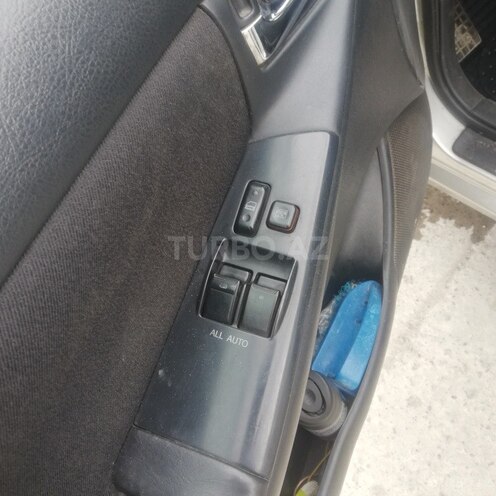 Toyota Corolla 2006, 260,000 km - 1.4 l - Bakı