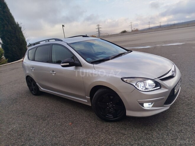 Hyundai i30 2011, 300,000 km - 1.6 l - Şamaxı