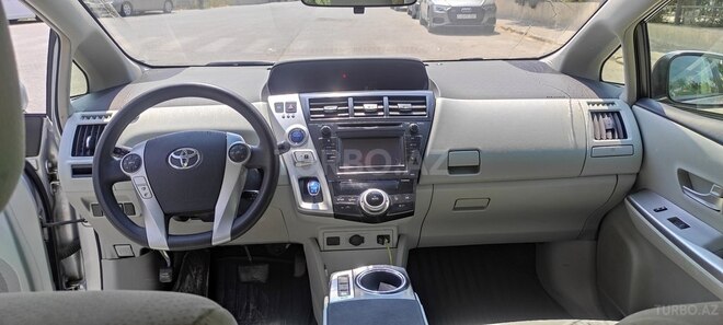 Toyota Prius V 2014, 298,000 km - 1.8 л - Bakı