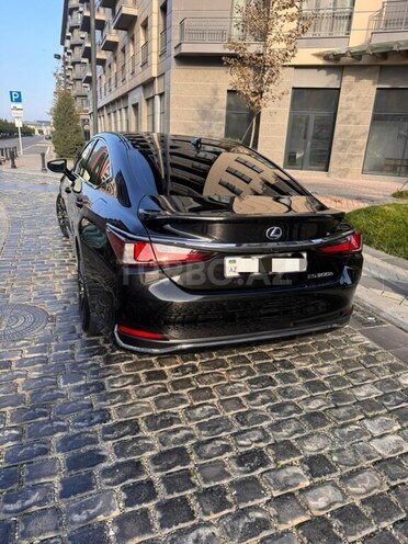 Lexus ES 300h 2023, 19,750 km - 2.5 l - Bakı