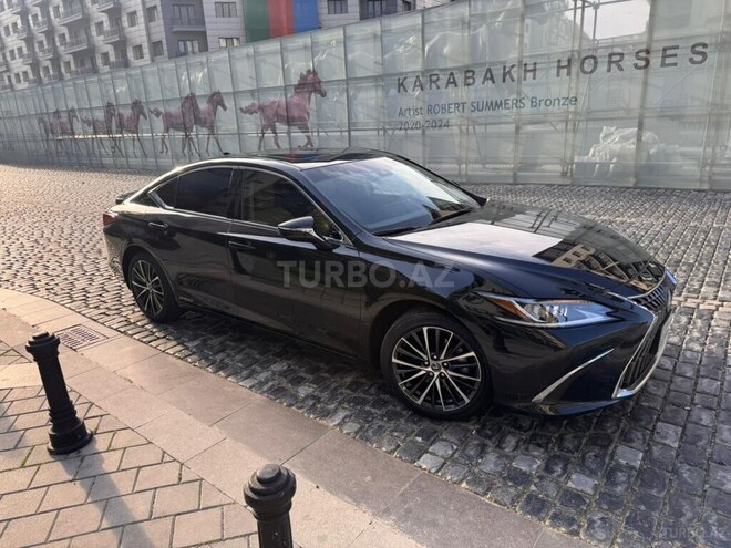 Lexus ES 300h 2023, 19,750 km - 2.5 l - Bakı