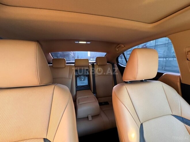Lexus ES 300h 2023, 19,750 km - 2.5 l - Bakı