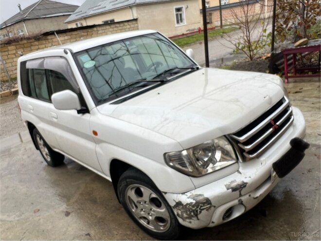 Mitsubishi Pajero io 2000, 210,000 km - 2.0 l - Quba