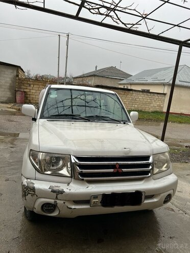 Mitsubishi Pajero io 2000, 210,000 km - 2.0 l - Quba