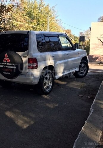 Mitsubishi Pajero io 2000, 210,000 km - 2.0 l - Quba