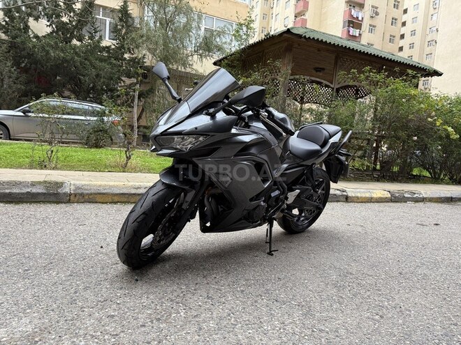 Kawasaki Ninja 650-2