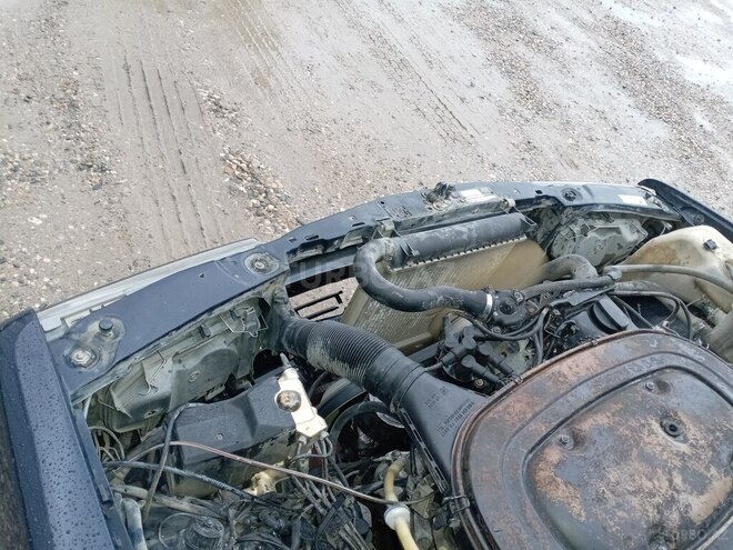 Mercedes 190 1990, 325,680 km - 2.0 l - Xudat