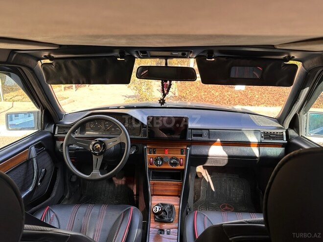 Mercedes E 250 1994, 250,000 km - 2.5 l - Naxçıvan