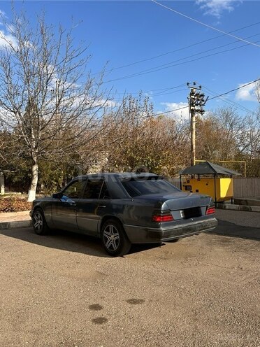 Mercedes E 250 1994, 250,000 km - 2.5 l - Naxçıvan