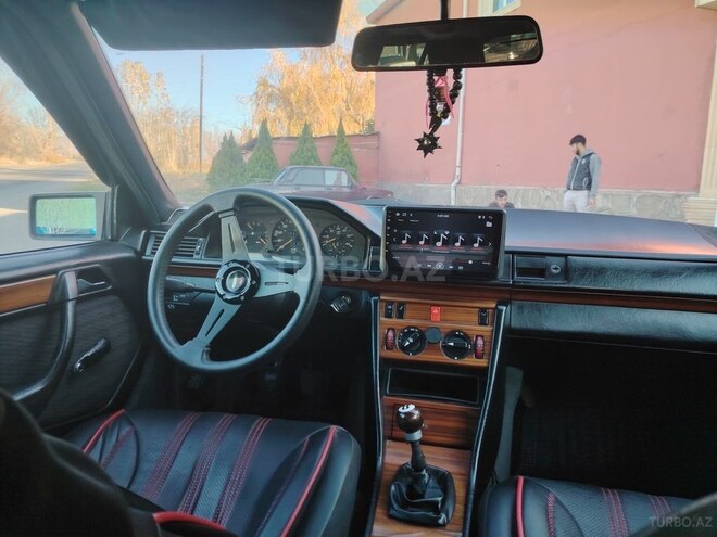Mercedes E 250 1994, 250,000 km - 2.5 l - Naxçıvan