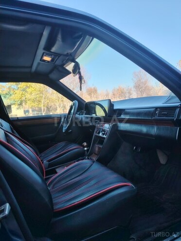 Mercedes E 250 1994, 250,000 km - 2.5 l - Naxçıvan