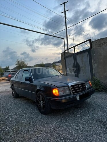 Mercedes E 250 1994, 250,000 km - 2.5 l - Naxçıvan
