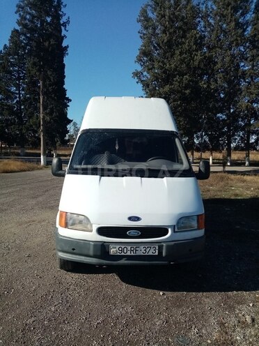 Ford Transit-1