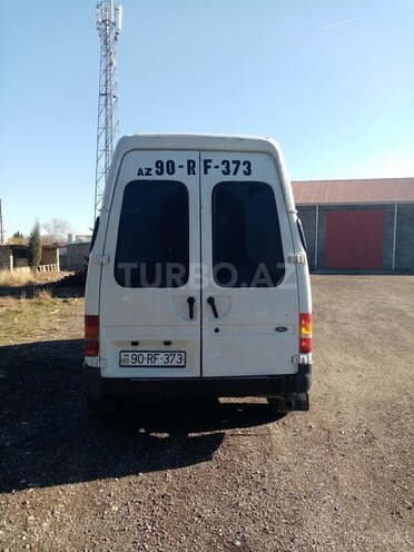 Ford Transit-4