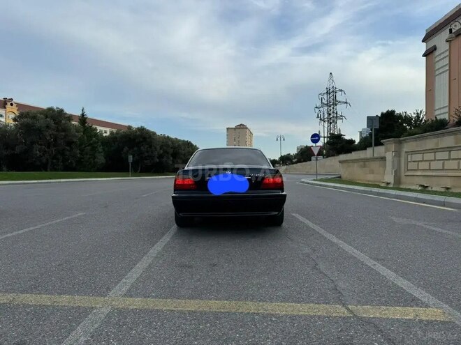 BMW 735 1999, 297,000 km - 3.5 l - Bakı