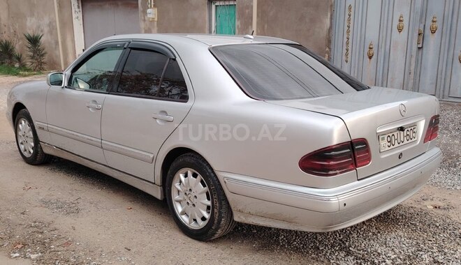 Mercedes E 220 d 2001, 700,000 km - 2.2 л - Bakı