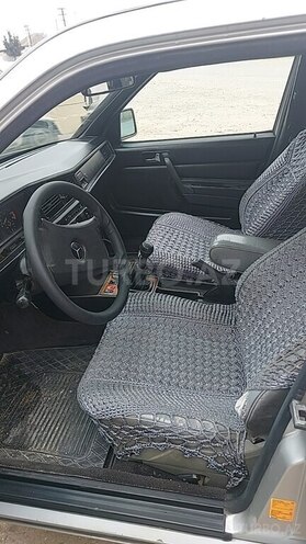 Mercedes 190 1992, 875,494 km - 2.0 l - Salyan