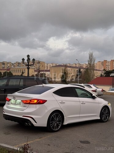 Hyundai Elantra 2018, 233,355 km - 1.6 l - Bakı