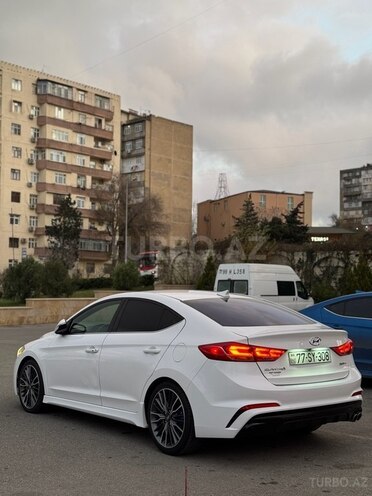 Hyundai Elantra 2018, 233,355 km - 1.6 l - Bakı