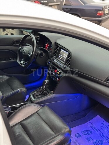Hyundai Elantra 2018, 233,355 km - 1.6 l - Bakı