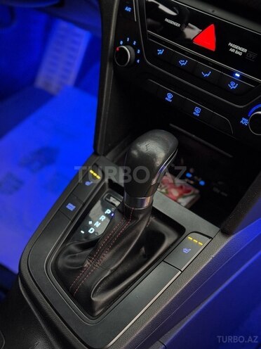Hyundai Elantra 2018, 233,355 km - 1.6 l - Bakı