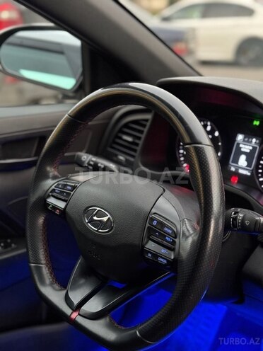 Hyundai Elantra 2018, 233,355 km - 1.6 l - Bakı