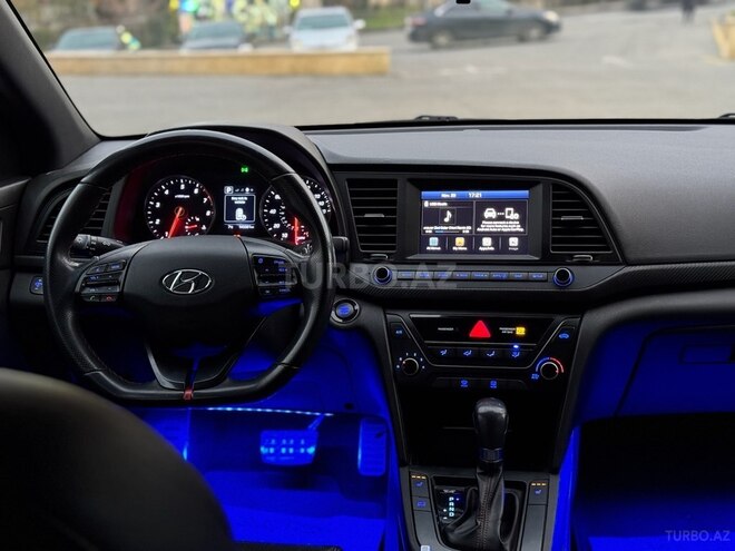 Hyundai Elantra 2018, 233,355 km - 1.6 l - Bakı