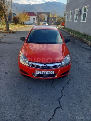 Opel Astra 2009, 168,000 km - 1.4 l - Şəki