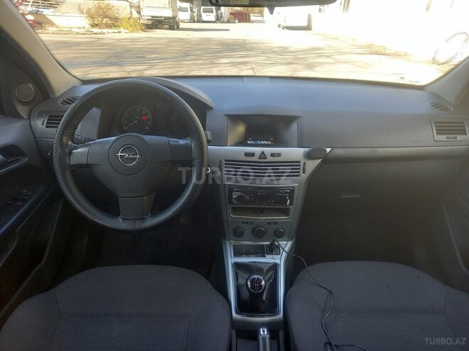 Opel Astra 2009, 168,000 km - 1.4 l - Şəki