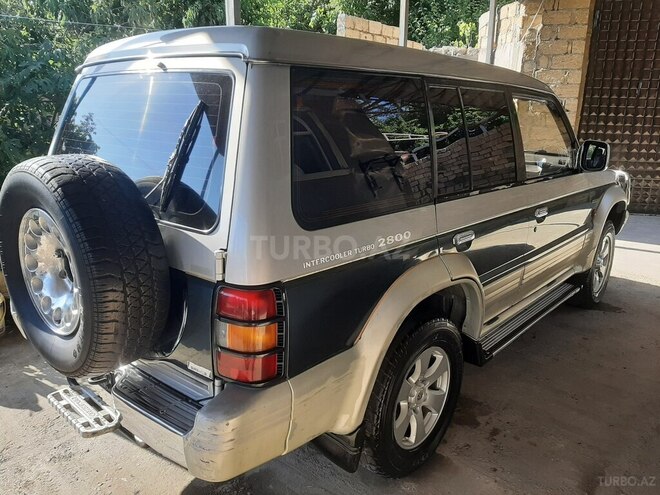 Mitsubishi Pajero 1994, 365,000 km - 2.8 l - Bakı
