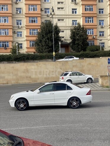 Mercedes C 240 2002, 211,710 km - 2.4 л - Bakı