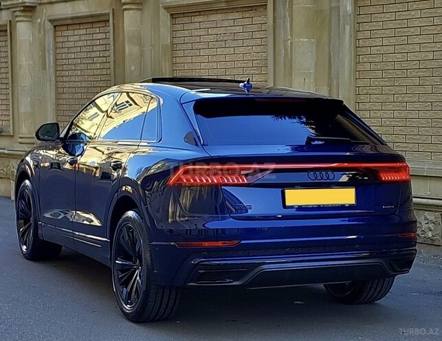 Audi Q8-5