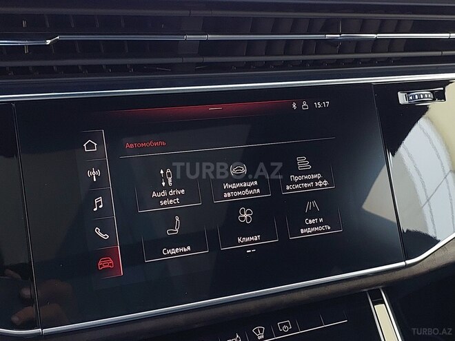 Audi Q8-17