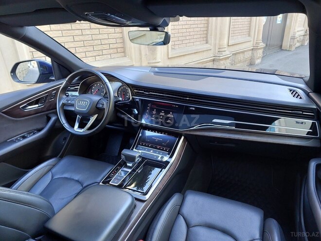 Audi Q8-7
