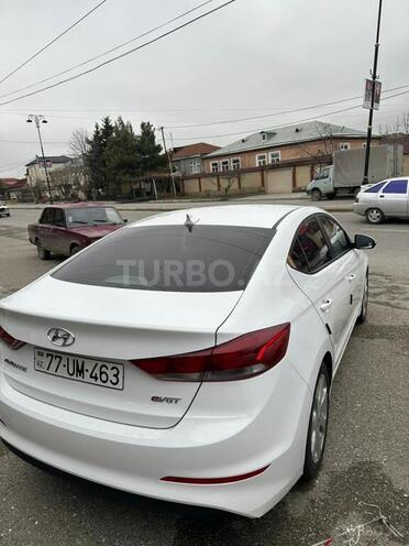 Hyundai Avante 2016, 167,000 km - 1.6 л - Quba