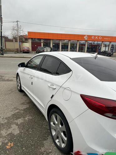 Hyundai Avante 2016, 167,000 km - 1.6 л - Quba