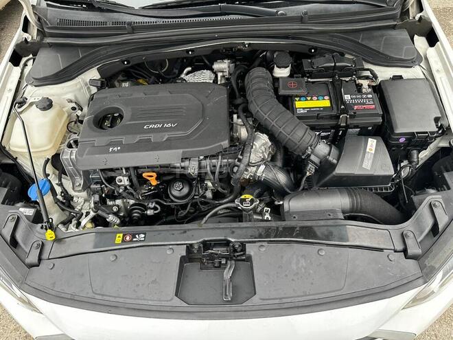 Hyundai Avante 2016, 167,000 km - 1.6 л - Quba