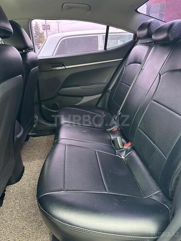 Hyundai Avante 2016, 167,000 km - 1.6 л - Quba