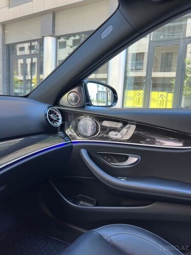 Mercedes E 300 4MATIC 2018, 176,000 km - 2.0 l - Bakı