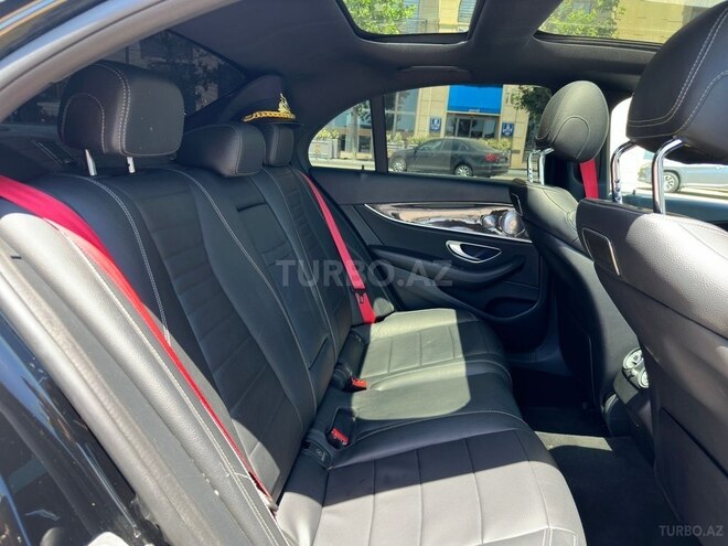 Mercedes E 300 4MATIC 2018, 176,000 km - 2.0 l - Bakı