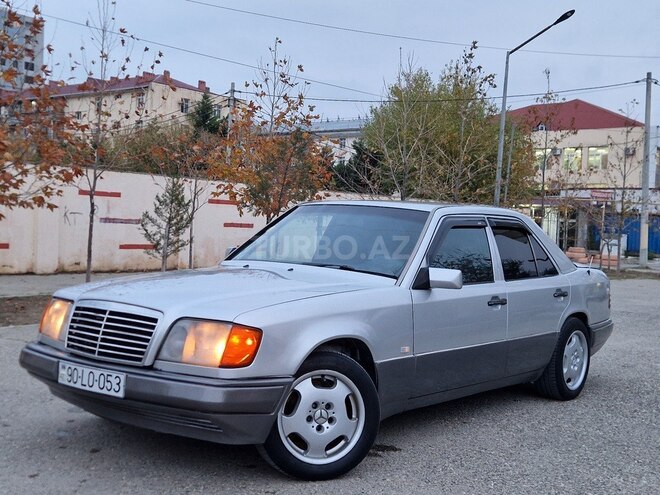Mercedes E 220 1995, 285,336 km - 2.2 л - Sumqayıt