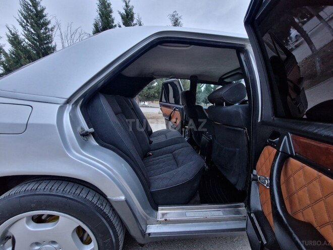 Mercedes E 220 1995, 285,336 km - 2.2 л - Sumqayıt